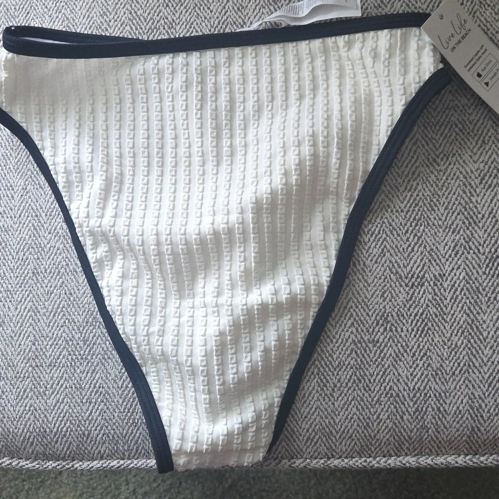 Cupshe Cream and Black Textured Bikini Bottom